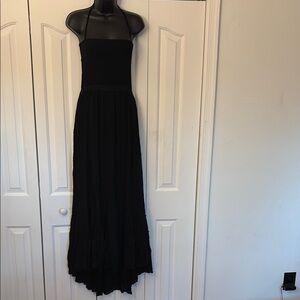 R. Yiposha Elegant Black Halter Maxi Dress Women Size Medium (8/10)